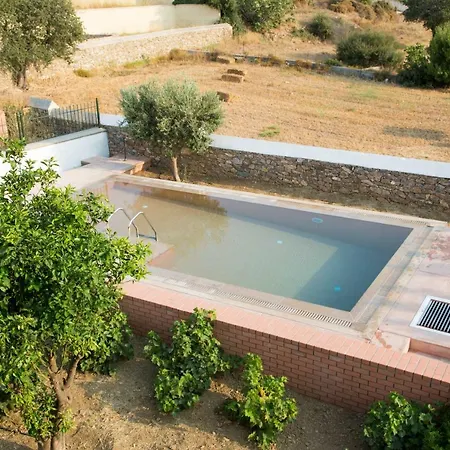 In Kokkali Leros * Gourna